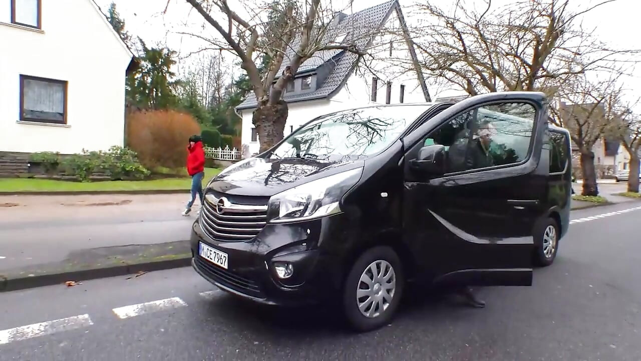 Sexy Milf had sex in the car with a big dick and does cumshot