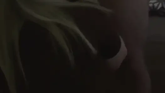 Fitness yapan kız götüne boşalana kadar antrenörünü emiyor