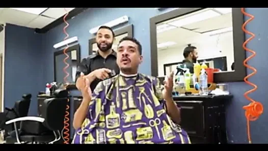 Venezuelan fucks with another in the barber shop