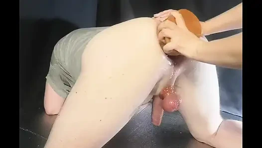 Новая анальная тренировка с большим батплагом