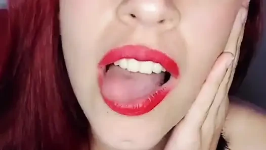 Shyyfxx Redhead Nympho Jerking off Before Christmas Dinner with Her in-laws
