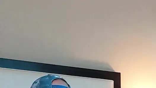 Супер сексуальная миниатюрная татуированная тинка сосет член - подборка 1