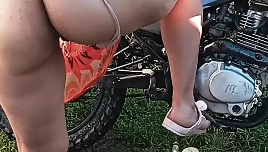 MOTOSIKLETI YıKıYORUM PATRONUM BENI BÖLÜYOR VE GÖTÜMÜ SIKIYOR