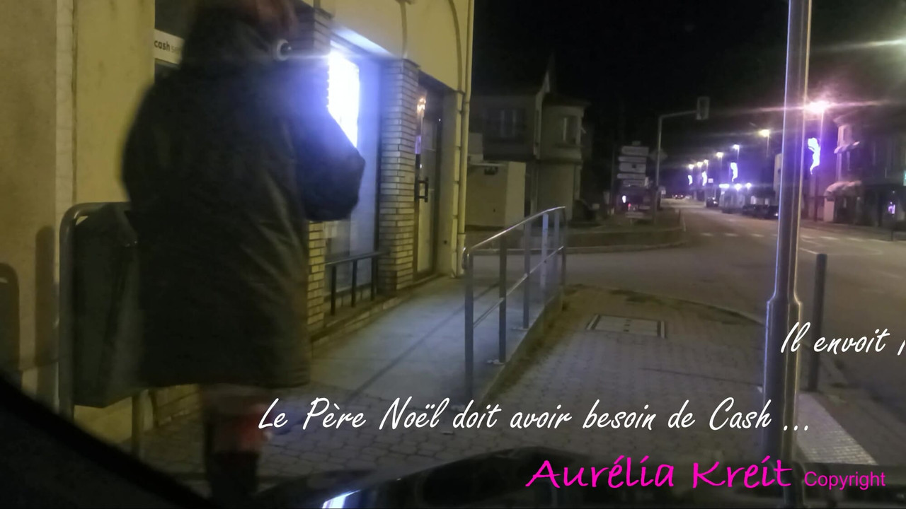 ミセス・クロースはサンタクロースのためにATMへ行く...ドロームでのメリークリスマス!