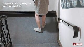 Foda arriscada fora da escada do hotel - foi pega!!! Femboy meias