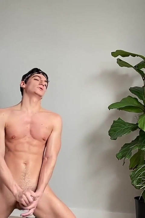 SOUTHERNSTROKES em casa com Aiden