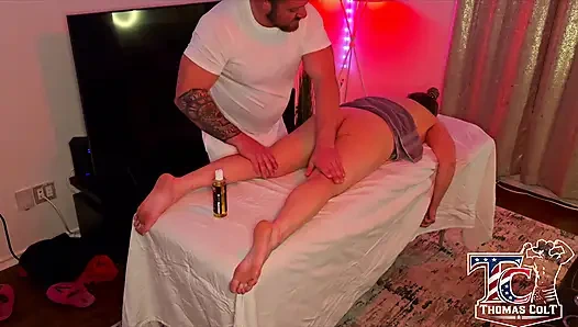 Pawg orta yaşlı seksi kadın erotik masajdan sonra sikiliyor ve dölleniyor!