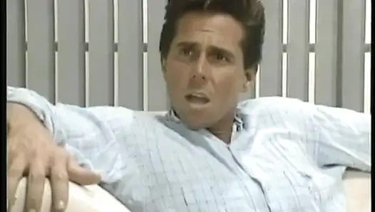 Büyük memeli genç kız üç adama amını parçalıyor