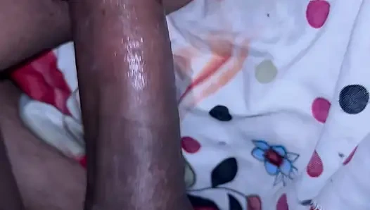 Сводная сестра не может ждать, чтобы получить сливки