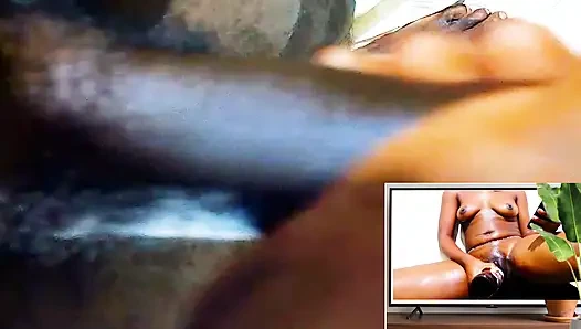 7 cm yarak ıslak ve ateşli amcık mastürbasyon yaparken mastürbasyon yapıyor!