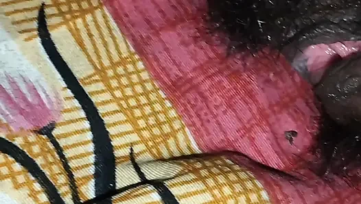 Desi Bhabhi's ass hit