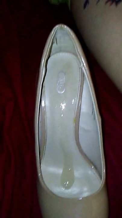 me cumming in friend's gfs heels