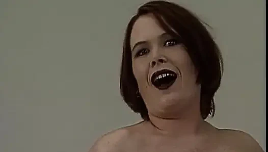 Sie ist eine deutsche dame, die gerne beim casting ihren perfekten körper zeigt