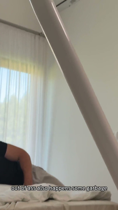 ¡Oh sí, yo en todos los agujeros! ¡La feliz Nicole Murkovski se hace un anal con tres chicos en el set!