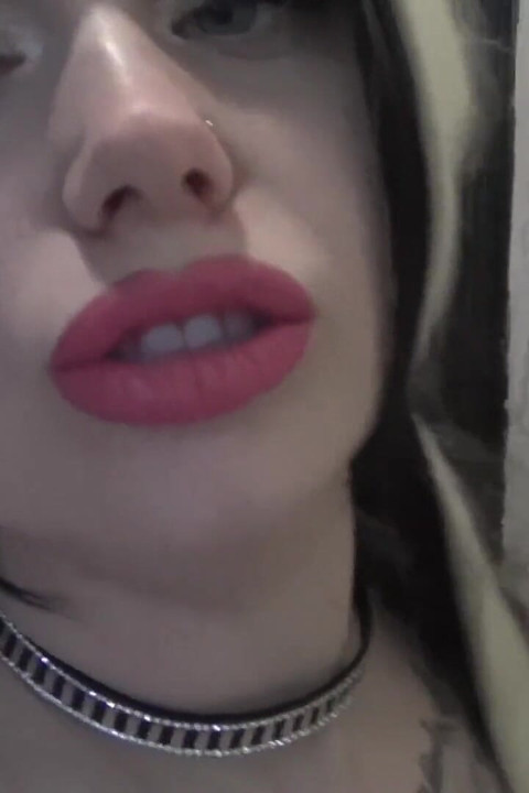 Mesmerized by my pink lips cumcountdown