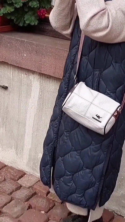 เมียผู้ใหญ่ผมบลอนด์มือสมัครเล่นสนุกกับการเย็ด