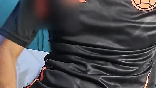 Kolombiyalı futbolcu anaconda'sıyla oynuyor