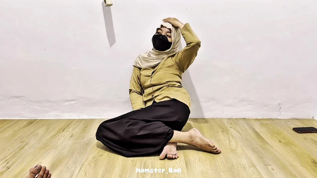 Hijab Girl Dates Gym Teacher In Class After Scouting
