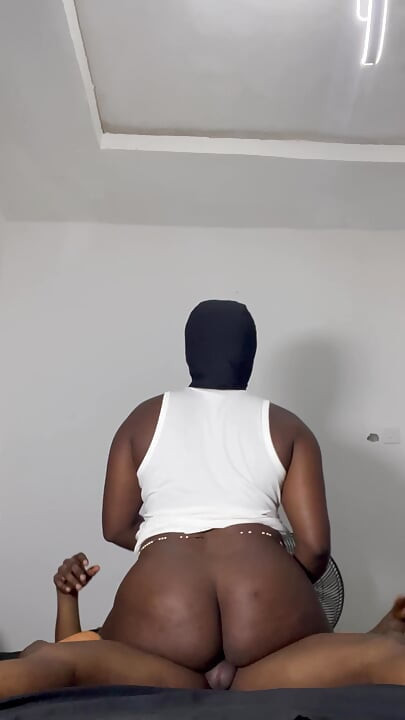 ハーディバングスは本物の男のように俺のアソコを犯した