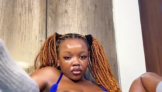 Unglaubliches beobachten, wie sie in und herausgeht und meiner muschi das vergnügen gibt, das sie verdient