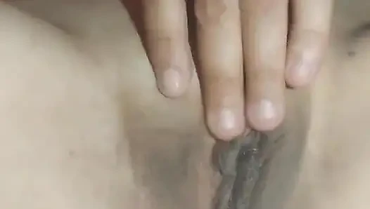 Ich ließ ihn im badezimmer penetrieren, während mein mann weg war.