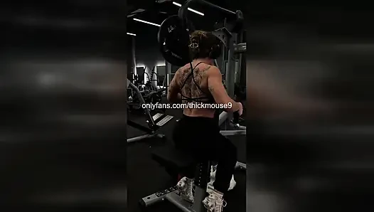 TikTok Teen's Pussy Slip-Up: Accidental Virgin Exposure!