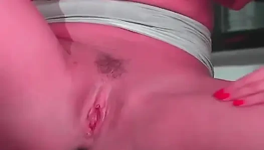 Lezbiyen şişe esnetiyor damlayan amcık geniş açık