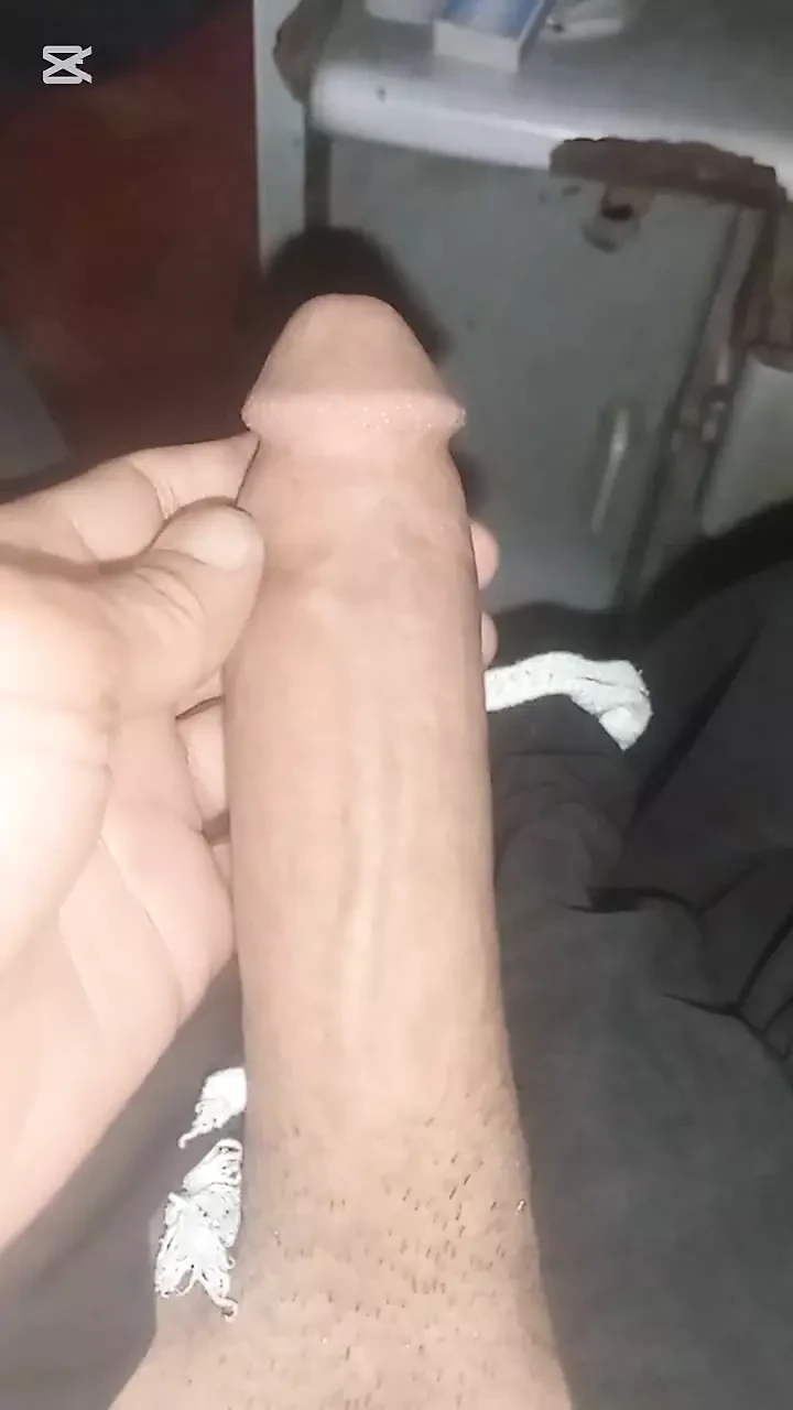 Se qualche transessuale femminile vuole fare sesso con me, puoi contattarmi, sono disponibile.