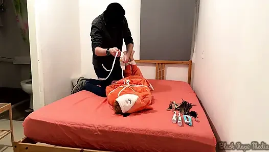 Мириам Связали И Пощекотали В Комзи