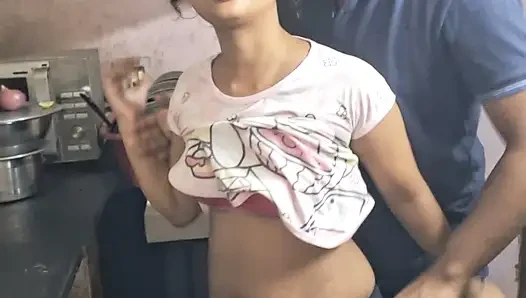 Sweetmegha, kakak ipar india menggoda memeknya pakai jari dan devar mergokin memeknya dientot habis-habisan - audio seks semalam suntuk