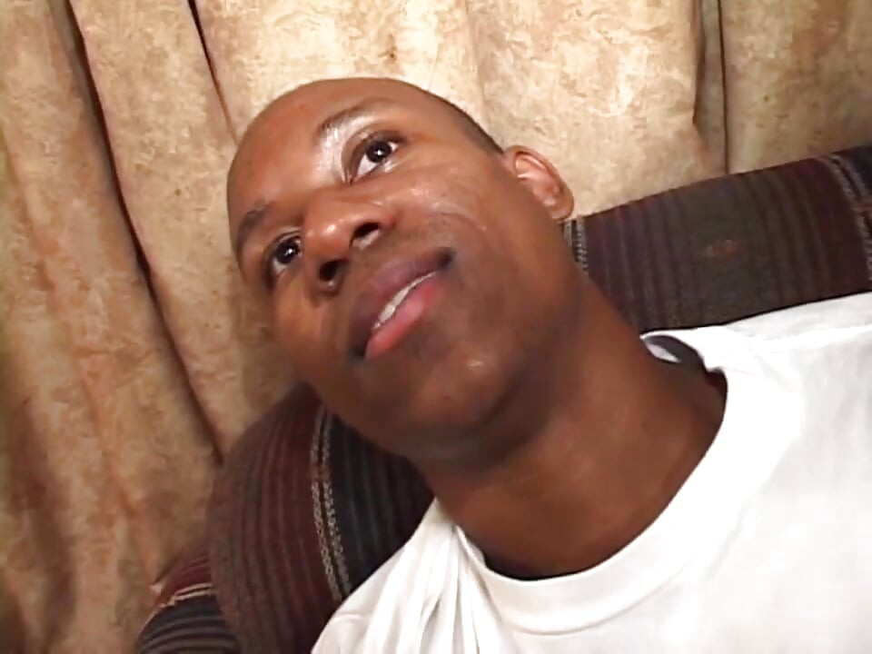 ดูดควยดําใหญ่ในห้องนอน... แค่ดูดควยและโดนเย็ดหีตัวน้อย