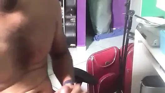 Kendi yarağımı yalıyorum #02