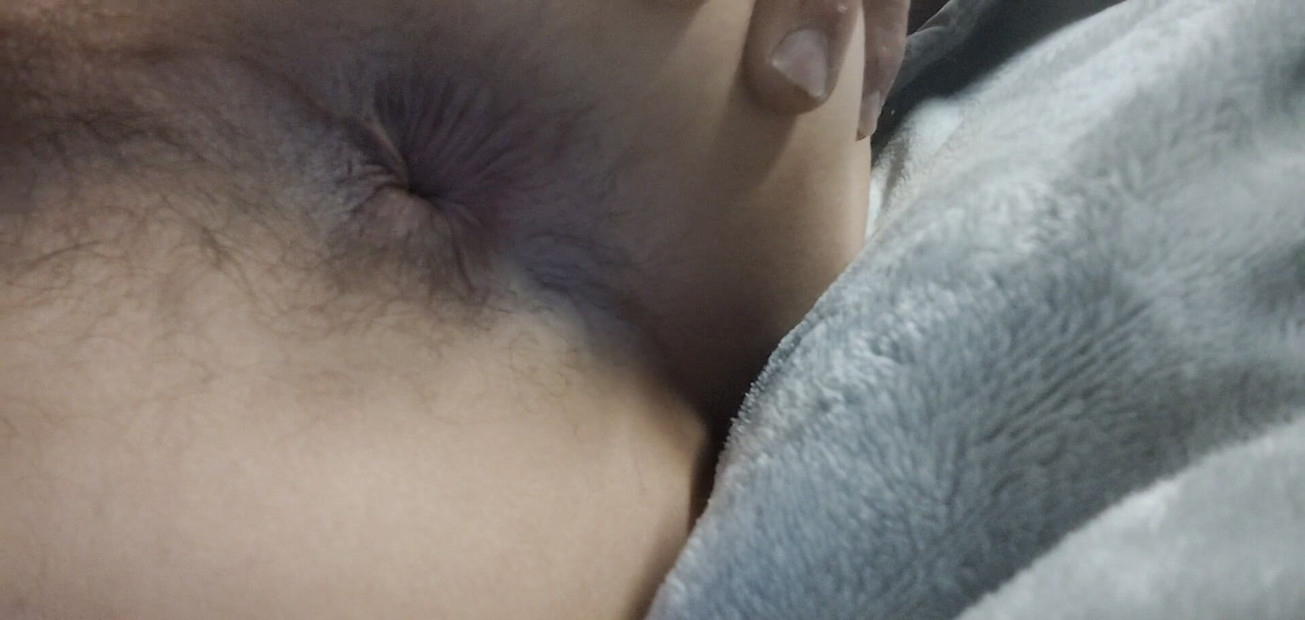 playing with my hole