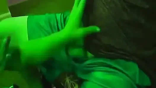 Kassie kay lagi menghukum orang asing