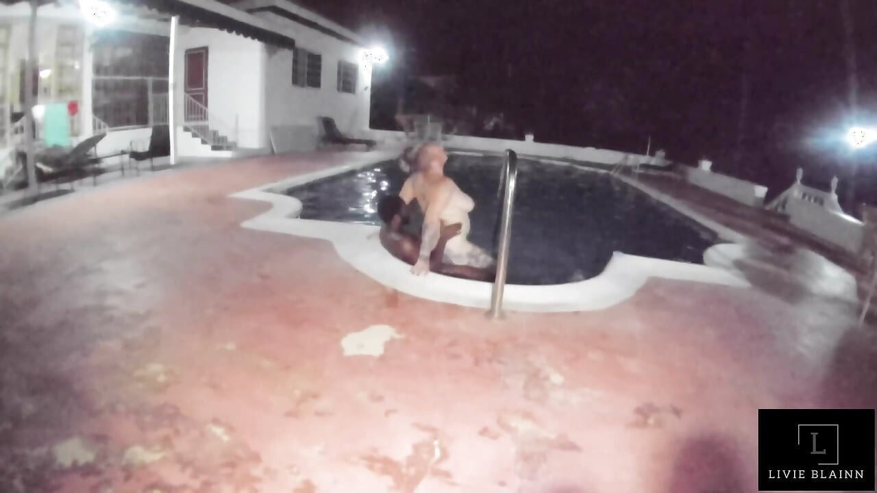 Vor Der Kamera Erwischt - Der Hotelbesitzer Hat Uns Beim Ficken Gefilmt