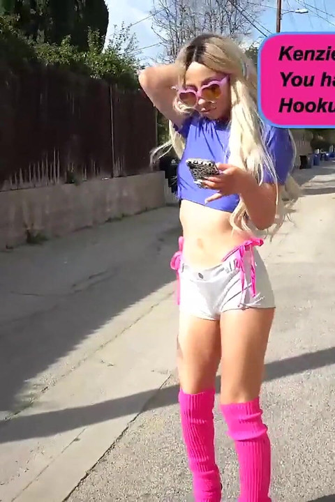 Pantat dan pantat kenzie reeves si gadis remaja seksi rambut pirang dientot habis-habisan