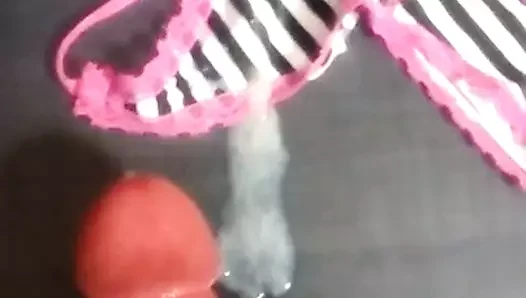 Dev cumshot üzerinde kız arkadaş külot