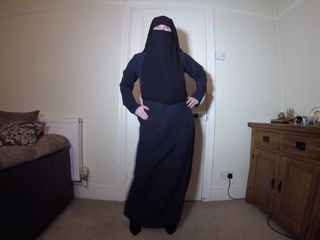 Burqa, никаб в колготках в сеточку