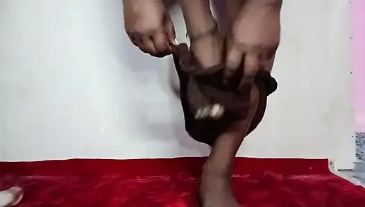 Milf desi mencoba dildo