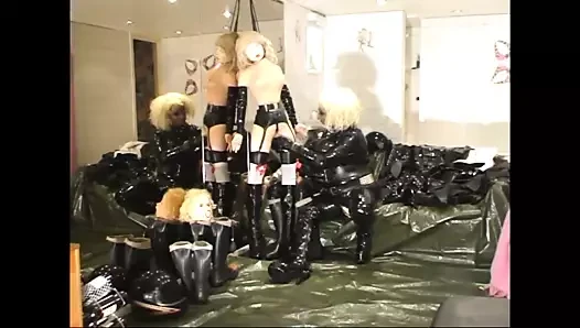 Roxina EbonyRubberDoll X