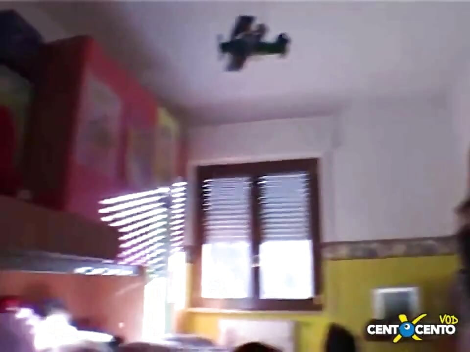 Ευλογημένος είναι αυτός που τα φτιάχνει στον καναπέ! (ταινία Completo Centoxcento)