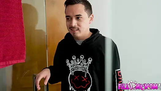 Danielle Renae anal seks yapıyor ve dölleniyor