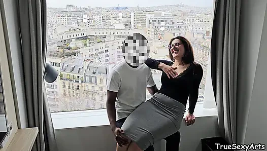 Laure zecchi si cewek perancis rambut cokelat dengan pantat bahenol dicrot di dalam sama temannya sendiri