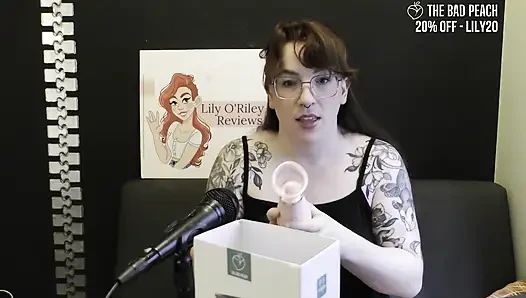NSFW Review of the Honey Pistil Licking Vibrator From the Bad Peach