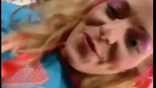 Несколько сцен с горячими крошками