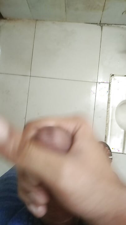 I went to the office bathroom and hit my hand at noon