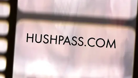 Minyon Asyalı Kia kalın bir yarak dolduruyor