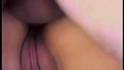 Aksi biseksual hot dua pelacur dan dua pejantan saling ngentot di luar ruangan