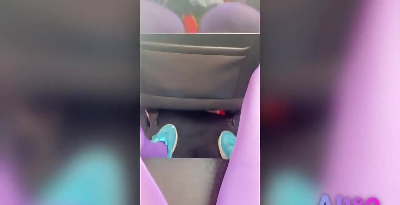 Umflătură A Day Păstrează Coaiele Albastre Departe o zi cu AJ. Ți-au făcut o rană. A avut o umflătură tare moale în timpul ambele mele plimbari. M-am dus să mă bloo