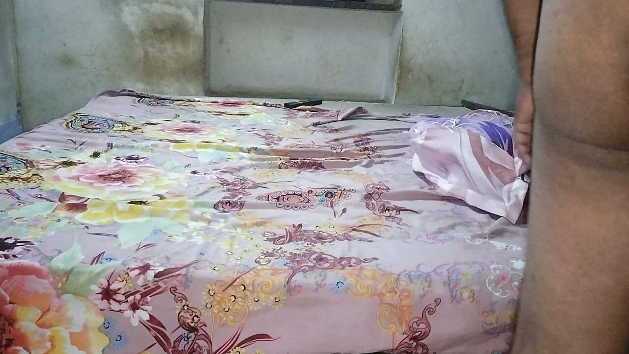 Я использовал вибратор-фаллоимитатор на своём члене и заставил себя кончить